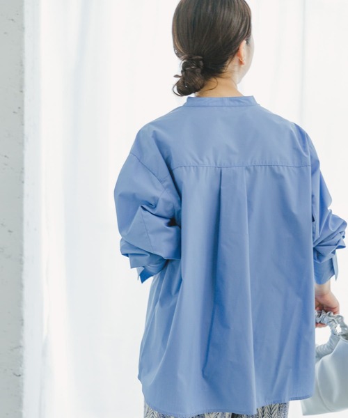 ITEMS URBANRESEARCH（アイテムズ アーバンリサーチ）の「バンドカラーシャツ（シャツ/ブラウス・レディース・チャコールグレー/オフホワイト/ブルー/ラベンダー・FREE）」の7枚目の写真