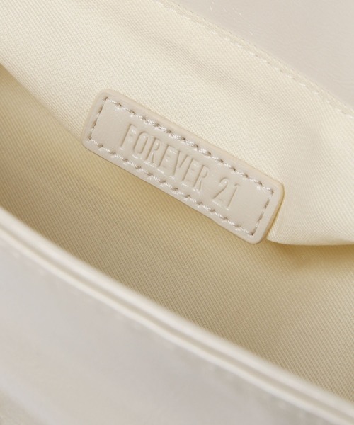 FOREVER 21（フォーエバー トゥエンティーワン）の「チェーンフラップバッグ（ハンドバッグ・レディース・ブラック/ホワイト系その他2・FREE）」の6枚目の写真