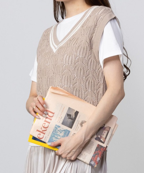 NAVY(ネイビー)の「NAVY チルデンVネックベスト+インナーTシャツセット アンサンブル(アンサンブル・レディース・ミント/ベージュ/ライトグレー・M/L)」の1枚目の写真