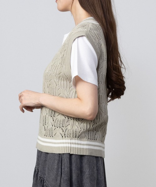 NAVY(ネイビー)の「NAVY チルデンVネックベスト+インナーTシャツセット アンサンブル(アンサンブル・レディース・ミント/ベージュ/ライトグレー・M/L)」の7枚目の写真