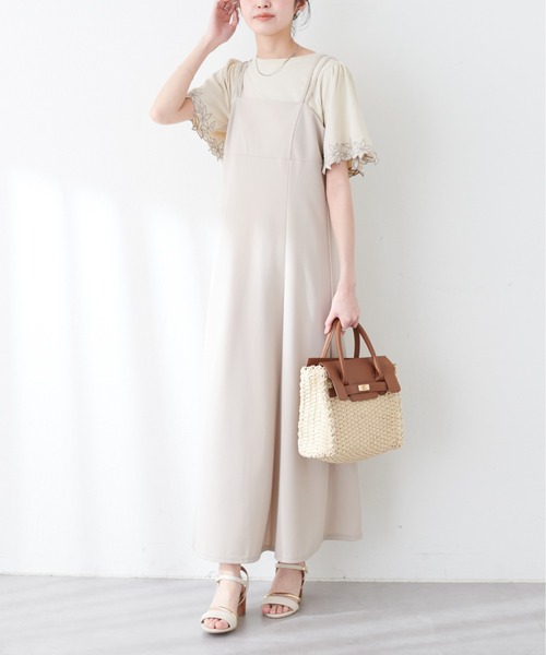 natural couture(ナチュラルクチュール)の「フラワー刺繍×パールフレア袖ニット(ニット/セーター・レディース・サックスブルー/ピンクベージュ/アイボリー/ネイビー/ラベンダー・FREE)」の9枚目の写真