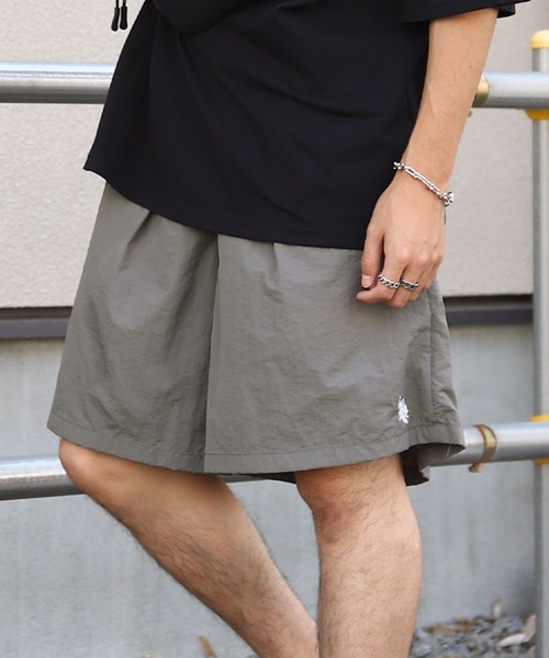 U.S. POLO ASSN.（ユーエスポロアッスン）の「【U.S.POLOASSN.】 ナイロンワッシャ― 裏メッシュ ワンポイント刺繍 ワイド ショートパンツ（その他パンツ・メンズ・ブラック/ベージュ/カーキ/グレー・LARGE/X-LARGE/SMALL/MEDIUM）」の3枚目の写真