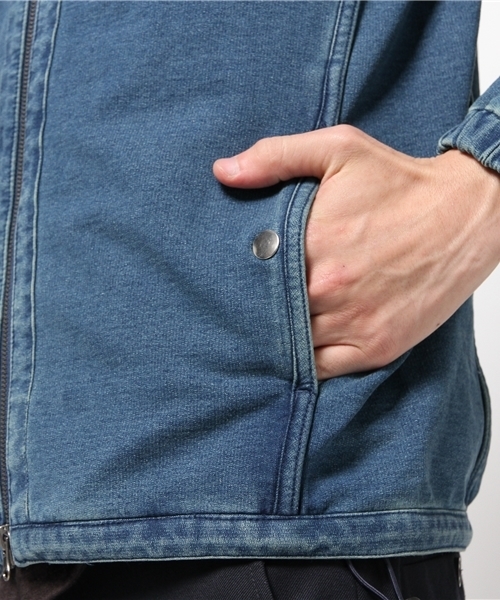 Denime(ドゥニーム)の「カットデニムバンドカラージャケット(ノーカラージャケット・メンズ・ブルー/ネイビー・X-LARGE/MEDIUM/LARGE)」の13枚目の写真