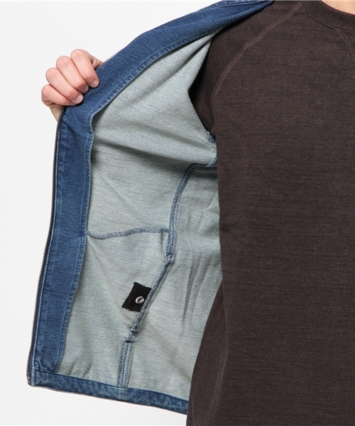 Denime(ドゥニーム)の「カットデニムバンドカラージャケット(ノーカラージャケット・メンズ・ブルー/ネイビー・X-LARGE/MEDIUM/LARGE)」の6枚目の写真