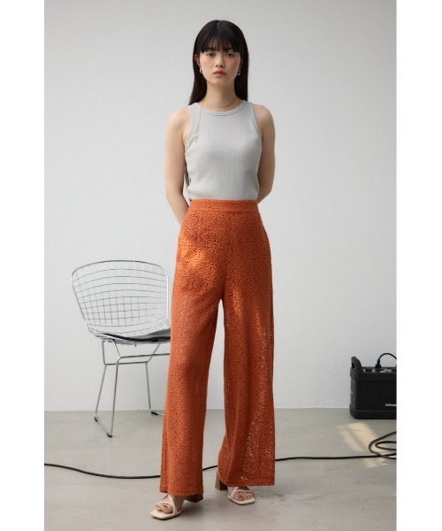 AZUL by moussy（アズールバイマウジー）の「レースワイドパンツ（その他パンツ・レディース・アイボリー/ブラック/オレンジ・MEDIUM/SMALL）」の5枚目の写真