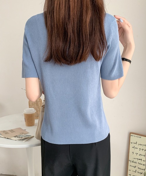 ECLIN(エクラン)の「キーネックリブニットトップス(ニット/セーター・レディース・ブルーグレー/マスタード/グレイッシュベージュ・FREE)」の4枚目の写真