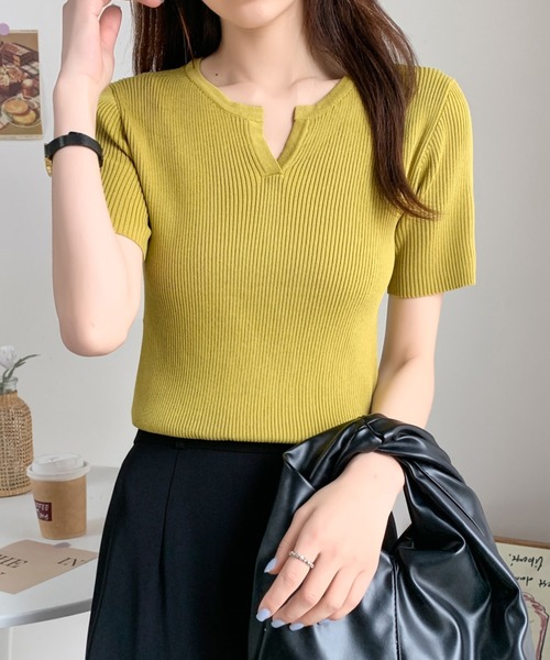 ECLIN(エクラン)の「キーネックリブニットトップス(ニット/セーター・レディース・ブルーグレー/マスタード/グレイッシュベージュ・FREE)」の10枚目の写真