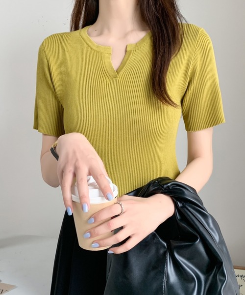 ECLIN(エクラン)の「キーネックリブニットトップス(ニット/セーター・レディース・ブルーグレー/マスタード/グレイッシュベージュ・FREE)」の13枚目の写真