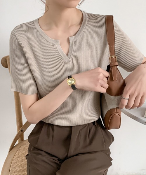 ECLIN(エクラン)の「キーネックリブニットトップス(ニット/セーター・レディース・ブルーグレー/マスタード/グレイッシュベージュ・FREE)」の15枚目の写真