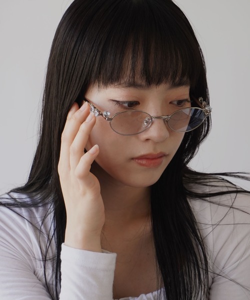 BARELY BLUE（ベアリーブルー）の「【 BARELY BLUE / ベアリーブルー 】 細フチ アクセント ダイヤ デザイン メガネ（メガネ・レディース・ブラウン系その他/シルバー/ゴールド・FREE）」の2枚目の写真