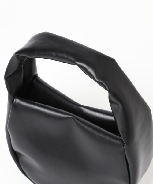 Me%（ミィパーセント）の「パフィーポーチショルダー 126860（ショルダーバッグ・レディース・シルバー/ブラック・FREE）」の17枚目の写真