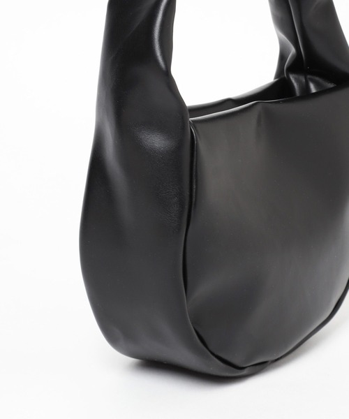 Me%（ミィパーセント）の「パフィーポーチショルダー 126860（ショルダーバッグ・レディース・シルバー/ブラック・FREE）」の16枚目の写真