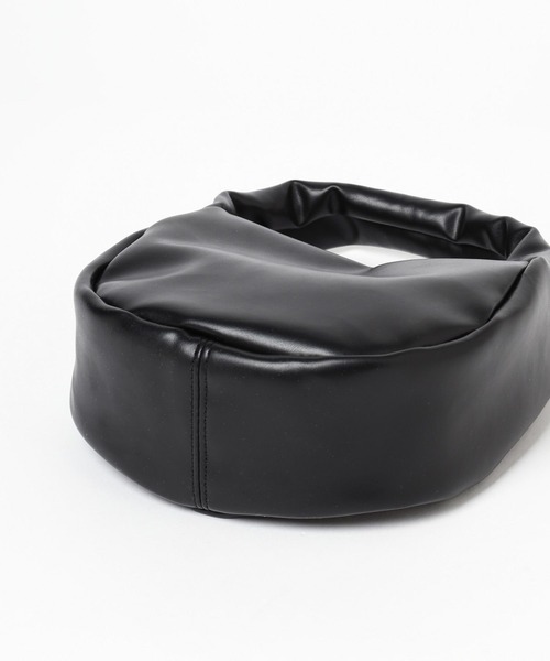 Me%（ミィパーセント）の「パフィーポーチショルダー 126860（ショルダーバッグ・レディース・シルバー/ブラック・FREE）」の15枚目の写真