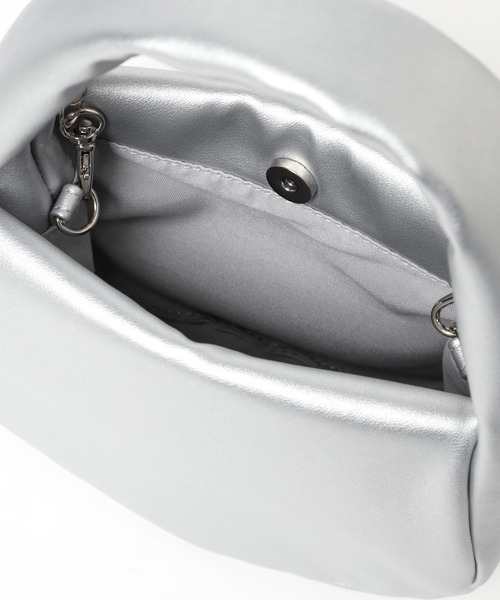 Me%（ミィパーセント）の「パフィーポーチショルダー 126860（ショルダーバッグ・レディース・シルバー/ブラック・FREE）」の13枚目の写真