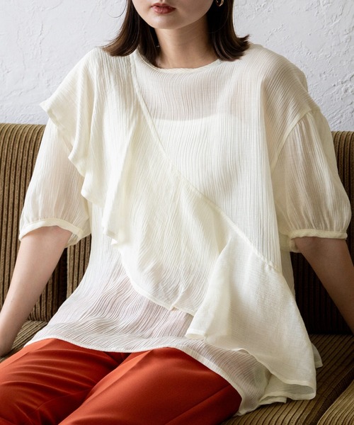 VitaFelice(ヴィータフェリーチェ)の「アシメフリルデザインカットソー(Tシャツ/カットソー・レディース・アイボリー/オリーブ/ブラック・FREE)」の1枚目の写真