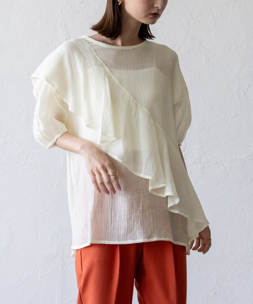 VitaFelice(ヴィータフェリーチェ)の「アシメフリルデザインカットソー(Tシャツ/カットソー・レディース・アイボリー/オリーブ/ブラック・FREE)」の16枚目の写真