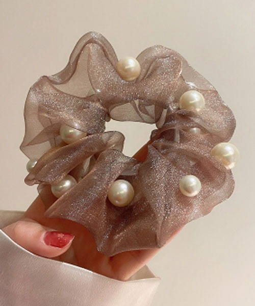 TONE SELECT GOODS(トーンセレクトグッズ)の「【resonance】シフォン ラメ×パール シュシュ(シュシュ・レディース・シルバー/ゴールド/ブロンズ/ブラック・FREE)」の1枚目の写真