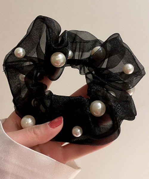 TONE SELECT GOODS(トーンセレクトグッズ)の「【resonance】シフォン ラメ×パール シュシュ(シュシュ・レディース・シルバー/ゴールド/ブロンズ/ブラック・FREE)」の2枚目の写真