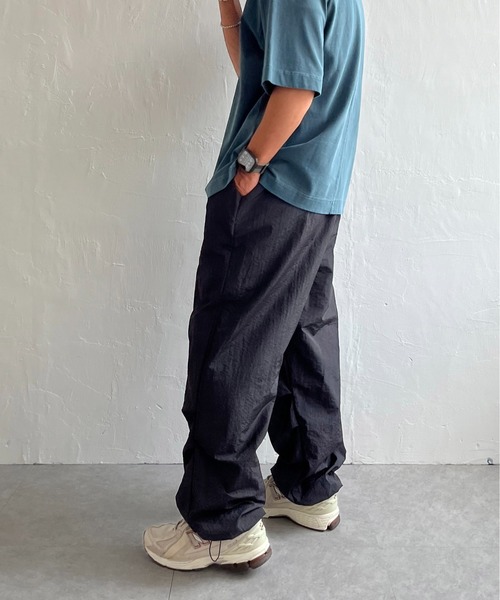 NO NEED(ノーニード)の「カラーナイロン イージーパンツ /ユニセックス(その他パンツ・メンズ・ライム/ピンク/ライトグレー/ブラック/ライトブルー・L/M)」の10枚目の写真