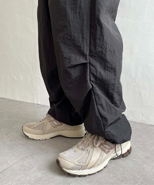 NO NEED(ノーニード)の「カラーナイロン イージーパンツ /ユニセックス(その他パンツ・メンズ・ライム/ピンク/ライトグレー/ブラック/ライトブルー・L/M)」の12枚目の写真