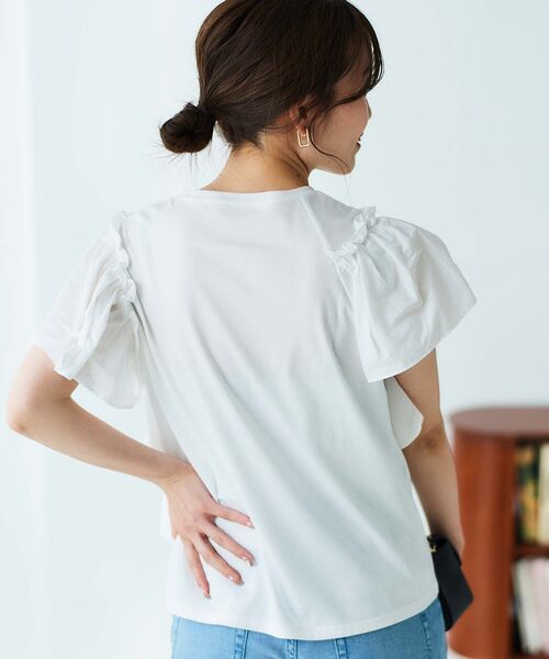 le.coeur blanc（ルクールブラン）の「アシメティアードフリルカットソー（Tシャツ/カットソー・レディース・ブラック/オフホワイト・38）」の6枚目の写真