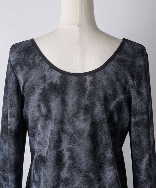 yae(ヤエ)の「2way spark pettern top/2wayスパークパターントップス(Tシャツ/カットソー・レディース・シルバー/ブラック・FREE)」の13枚目の写真