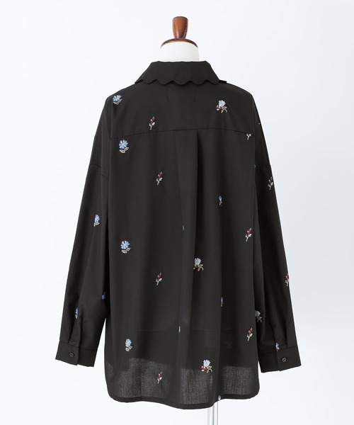 somari imagination(ソマリ イマジネーション)の「花柄刺繍シャツ(シャツ/ブラウス・レディース・ブラック/オフホワイト・1/2)」の18枚目の写真