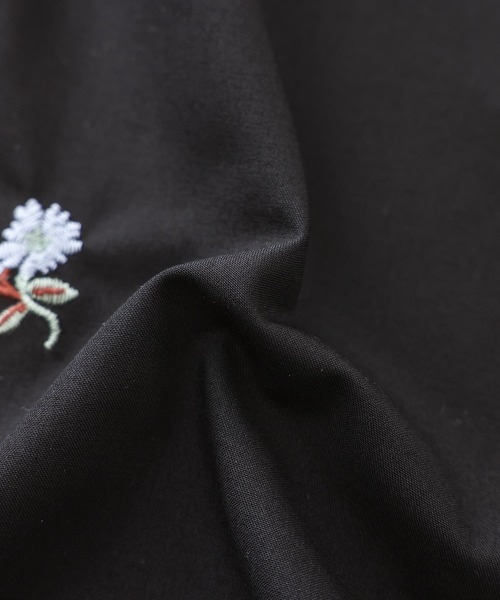 somari imagination(ソマリ イマジネーション)の「花柄刺繍シャツ(シャツ/ブラウス・レディース・ブラック/オフホワイト・1/2)」の20枚目の写真