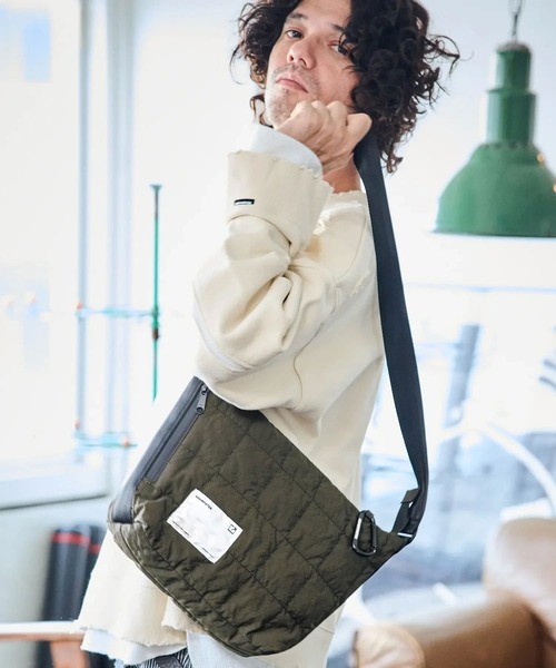 ADAM PATEK（アダムパテック）の「/ADAMPATEK/square quilt middle shoulder bag/スクエアキルトミディアムショルダーバッグ（ショルダーバッグ・メンズ・ブラック/カーキ/グレー・FREE）」の13枚目の写真