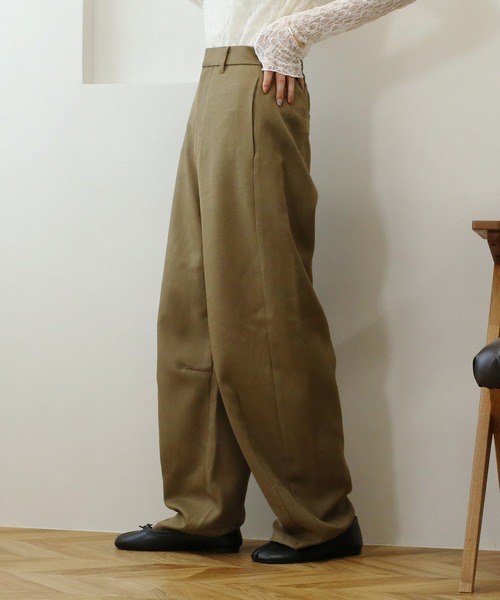 NOAHL(ノアル)の「【NOAHL】エステツイルカーブパンツ(その他パンツ・レディース・ベージュ/ブラック/アイボリー・FREE)」の5枚目の写真