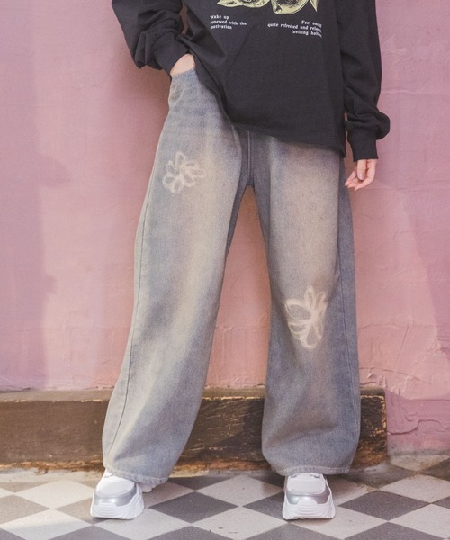 repipi armario（レピピ アルマリオ）の「【NEW！】ホックデニムワイドパンツ（デニムパンツ・キッズ・グレー/ブラック系その他/ブルー系その他/ブルー系その他3/ブルー系その他2/ブルー系その他4/ブラック系その他2/ブラック系その他3/ブルー系その他7/ブルー系その他5/ブルー系その他6/その他/ネイビー・SMALL/MEDIUM/LARGE）」の6枚目の写真