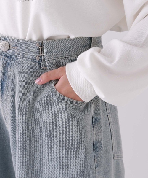 repipi armario（レピピ アルマリオ）の「【NEW！】ホックデニムワイドパンツ（デニムパンツ・キッズ・グレー/ブラック系その他/ブルー系その他/ブルー系その他3/ブルー系その他2/ブルー系その他4/ブラック系その他2/ブラック系その他3/ブルー系その他7/ブルー系その他5/ブルー系その他6/その他/ネイビー・SMALL/MEDIUM/LARGE）」の19枚目の写真