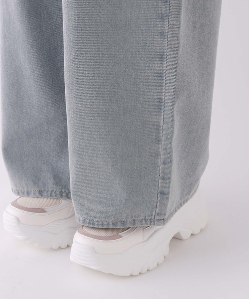 repipi armario（レピピ アルマリオ）の「【NEW！】ホックデニムワイドパンツ（デニムパンツ・キッズ・グレー/ブラック系その他/ブルー系その他/ブルー系その他3/ブルー系その他2/ブルー系その他4/ブラック系その他2/ブラック系その他3/ブルー系その他7/ブルー系その他5/ブルー系その他6/その他/ネイビー・SMALL/MEDIUM/LARGE）」の21枚目の写真