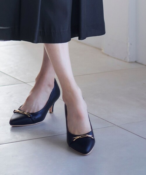 ANY SIS（エニィスィス）の「【22.5～24.5cm】メタルビットレディライク パンプス（パンプス・レディース・ライトグレー系/ブラック系・SS/SMALL/MEDIUM/LARGE/LL）」の2枚目の写真