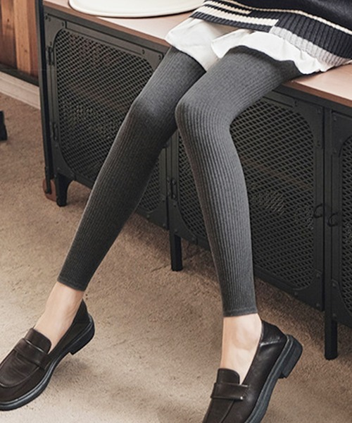 DiamondHearts（ダイヤモンドハーツ）の「リブ細身美脚レギンス（レギンス/スパッツ・レディース・ブラック/グレイッシュベージュ/グレー/ダークブラウン/ホワイト/ライトグレー/ダークグレー/ベージュ・FREE）」の4枚目の写真