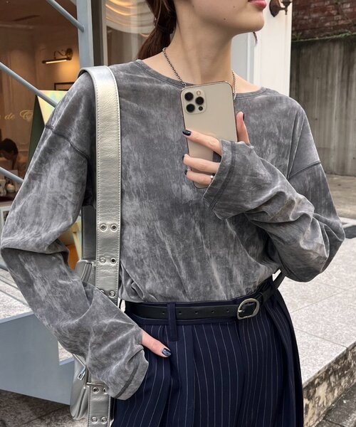 CIAOPANIC TYPY（チャオパニックティピー）の「サイドスリットシアーフロッキーベロア見えトップス（Tシャツ/カットソー・レディース・オフホワイト/グレー/ブラック/カーキ/キャメル/ブラウン・ONE SIZE）」の4枚目の写真