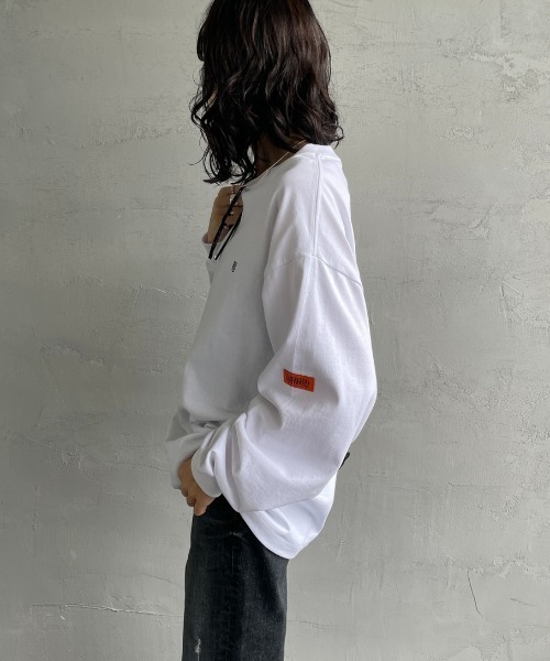 UNIVERSAL OVERALL（ユニバーサルオーバーオール）の「[UNIVERSAL OVERALL/ユニバーサルオーバーオール] 別注 ワンポイントロゴ刺繍 ロングスリーブTシャツ（Tシャツ/カットソー・レディース・ネイビー系/ブラック/サックスブルー/オートミール/ネイビー/ホワイト/ブラウン・S/M/L）」の22枚目の写真