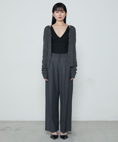 le ELMi（ルエルミ）の「V neck back cross rib camisole with cups / 深Vネック バッククロス カップ付きリブキャミソール（キャミソール・レディース・レッド/ブラウン/ネイビー/ブラック/アイボリー/チャコールグレー・FREE）」の14枚目の写真