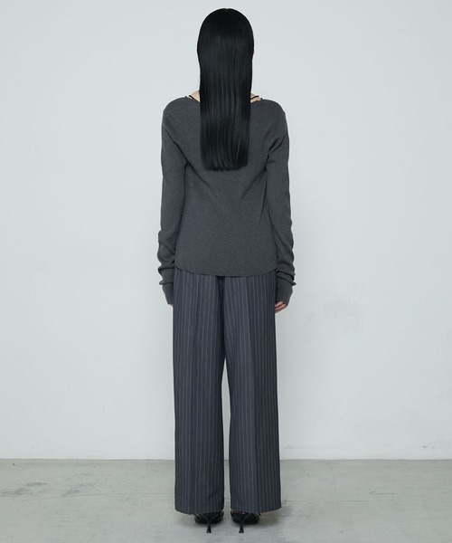 le ELMi（ルエルミ）の「V neck back cross rib camisole with cups / 深Vネック バッククロス カップ付きリブキャミソール（キャミソール・レディース・レッド/ブラウン/ネイビー/ブラック/アイボリー/チャコールグレー・FREE）」の17枚目の写真