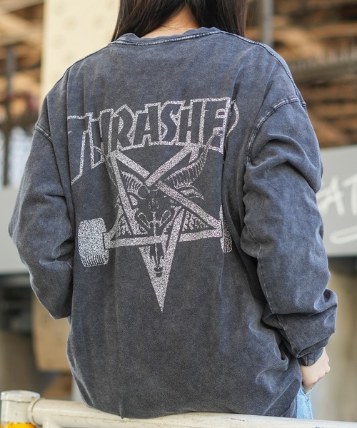 THRASHER(スラッシャー)の「POWDER BREACH L/S T-SHIRTS/THRASHER ピグメント ロンT 長袖Tシャツ ヴィンテージ加工 バックプリント ロゴT ストリート スケーター(Tシャツ/カットソー・メンズ・ブラック×ブルー/ブラック×イエロー/ブラック×グレー/ブラック×ホワイト・MEDIUM/LARGE/X-LARGE)」の2枚目の写真
