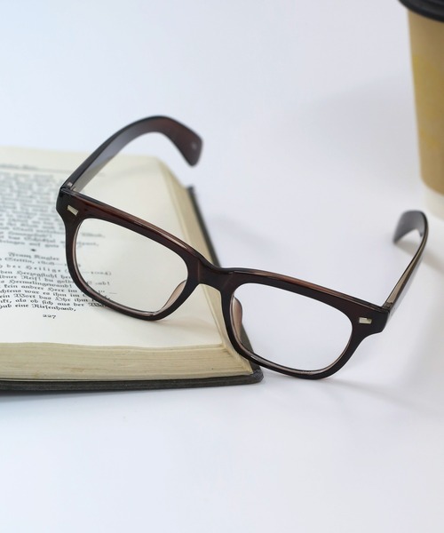 LINFA (リンファ)の「太めフレーム ウェリントン伊達メガネ(メガネ・レディース・ブラウン/ブラック/レオパード・FREE)」の2枚目の写真
