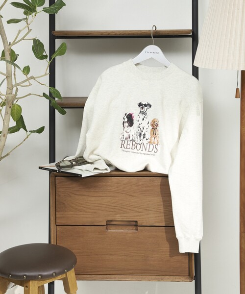 Firsthand(ファーストハンド)の「Firsthand/ファーストハンド オーガニックコットン アニマルラメプリントスウェット DOG(スウェット・レディース・チャコールグレー/ネイビー/オートミール・FREE)」の1枚目の写真