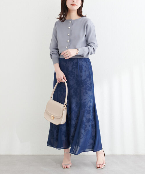 natural couture（ナチュラルクチュール）の「パール釦総針カーデ（カーディガン/ボレロ・レディース・ピンク/チャコールグレー/オフホワイト/サックスブルー・FREE）」の16枚目の写真