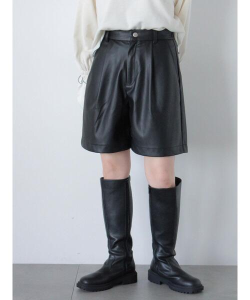 ehka sopo（エヘカソポ）の「エコレザーハーフパンツ（その他パンツ・レディース・ベージュ/ブラウン/ブラック・F）」の2枚目の写真