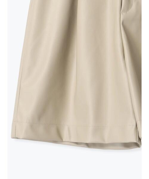 ehka sopo（エヘカソポ）の「エコレザーハーフパンツ（その他パンツ・レディース・ベージュ/ブラウン/ブラック・F）」の6枚目の写真