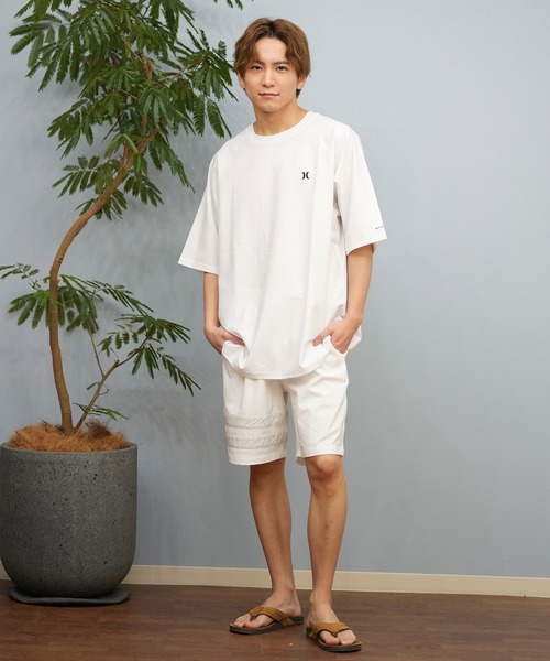 Hurley (ハーレー)の「Hurley/ハーレー 水着 ラッシュガード 半袖 Tシャツ 撥水 水陸両用 MUSS251089(ラッシュガード・メンズ・グレイッシュベージュ/ホワイト/ブラック/グレイッシュブルー・XL/L/M)」の8枚目の写真
