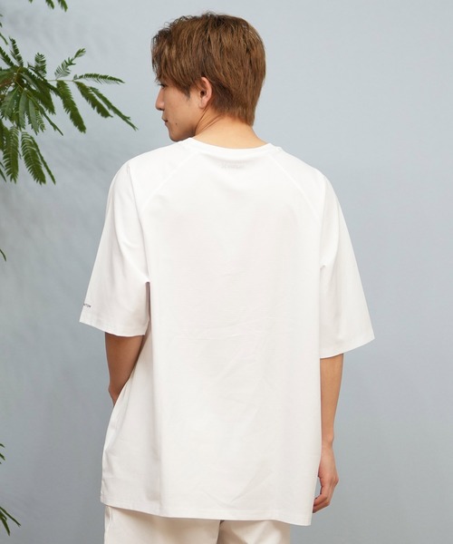 Hurley (ハーレー)の「Hurley/ハーレー 水着 ラッシュガード 半袖 Tシャツ 撥水 水陸両用 MUSS251089(ラッシュガード・メンズ・グレイッシュベージュ/ホワイト/ブラック/グレイッシュブルー・XL/L/M)」の7枚目の写真