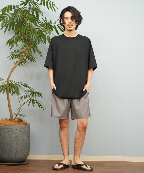 Hurley (ハーレー)の「Hurley/ハーレー 水着 ラッシュガード 半袖 Tシャツ 撥水 水陸両用 MUSS251089(ラッシュガード・メンズ・グレイッシュベージュ/ホワイト/ブラック/グレイッシュブルー・XL/L/M)」の15枚目の写真