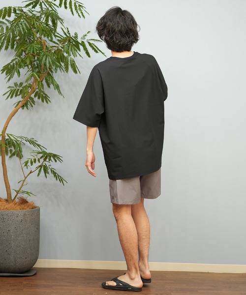 Hurley (ハーレー)の「Hurley/ハーレー 水着 ラッシュガード 半袖 Tシャツ 撥水 水陸両用 MUSS251089(ラッシュガード・メンズ・グレイッシュベージュ/ホワイト/ブラック/グレイッシュブルー・XL/L/M)」の16枚目の写真