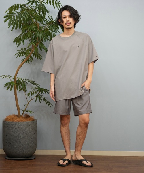 Hurley (ハーレー)の「Hurley/ハーレー 水着 ラッシュガード 半袖 Tシャツ 撥水 水陸両用 MUSS251089(ラッシュガード・メンズ・グレイッシュベージュ/ホワイト/ブラック/グレイッシュブルー・XL/L/M)」の21枚目の写真